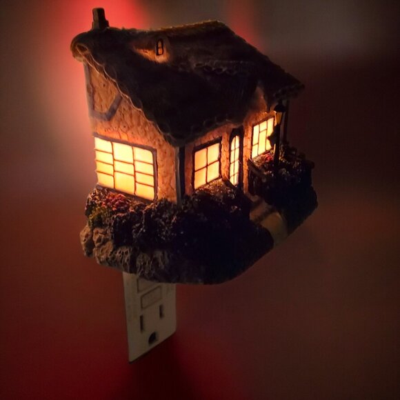 Thomas Kinkade Painter Of Light Sculpted Night Light Candlelight Cottage - Picture 6 of 7